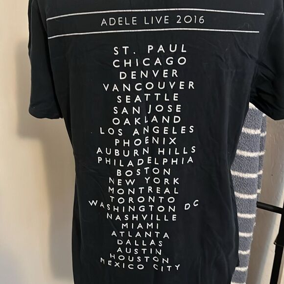 Adele Singer Musician Black Live 2016 Graphic Shirt - Picture 5 of 8
